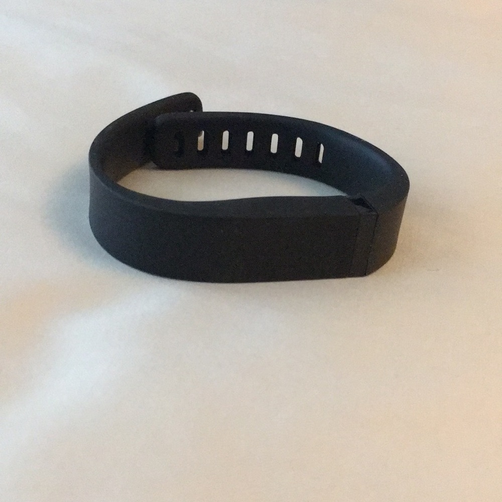 Fitbit Band Small does NOT include Fitbit
